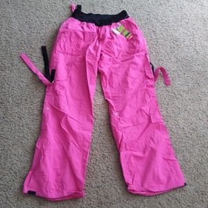 NWT Zumbawear cargo pants.(Samba) "Old" Zumba sizing xxl, fits like a current xl